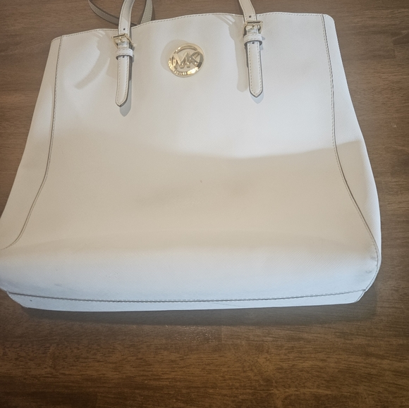 Michael Kors White Jet Set Tote - Picture 7 of 8